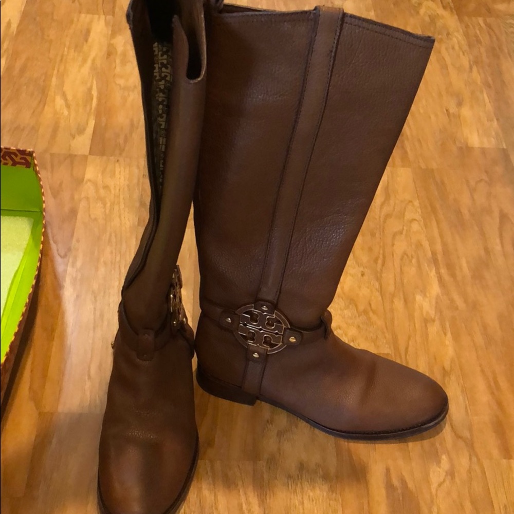 Tory Burch almond color size 9 gently worn